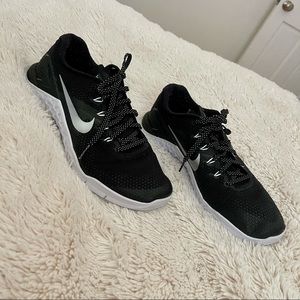 NIKE // METCON 4